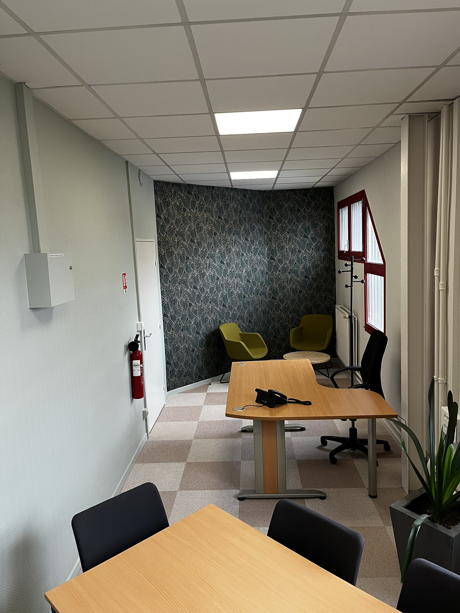 Bureau équipé
